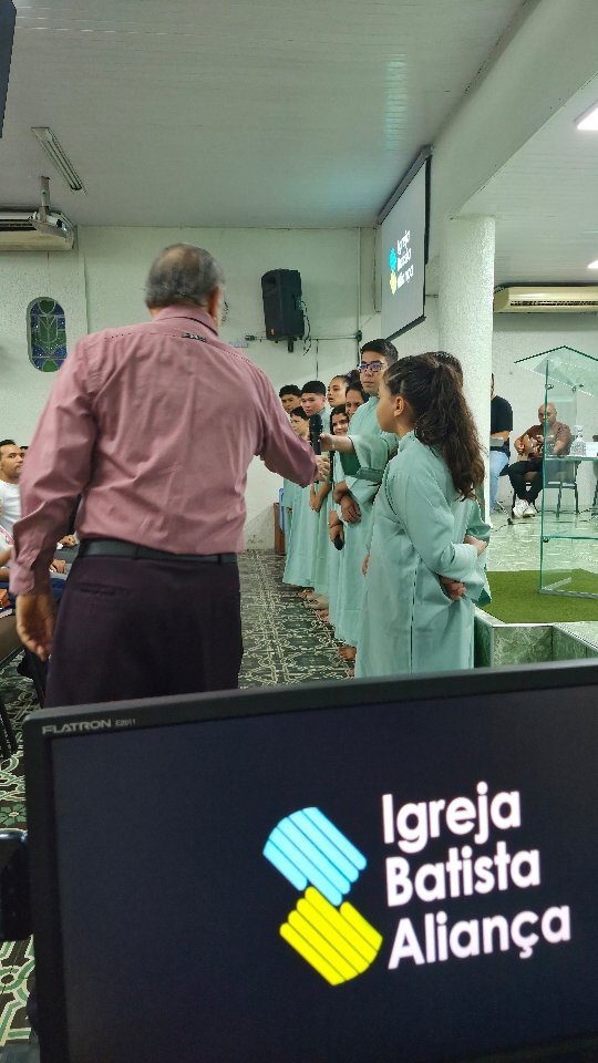 Mais do que um ritual, uma declaração pública de amor e entrega a Jesus! ❤️🔥

​Cada lágrima e cada sorriso representam uma vida transformada pelo Evangelho.

Aqui na IBA celebramos com o céu por cada novo nascimento!

​Deus é bom e continua fazendo maravilhas! 🙏🏼✨

​#ibacarlito #BatismoNasÁguas #VidaNovaEmCristo #Fortaleza