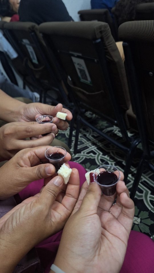 A cruz era distante, mas o amor d'Ele nos alcançou. Um pouquinho do que vivemos nesse culto de Páscoa e Ceia, culto inesquecível. 🙌  #cantatadepáscoa #páscoa2026  #emumacruztãodistante  #cultodeceia🍞🍷